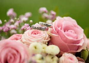 Hochzeit-Ringe-Brautstrauß