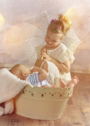 Kinder-grosse-Schwester-Bruederchen